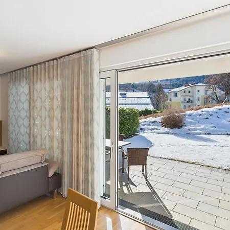 Апартаменты Lakeside *