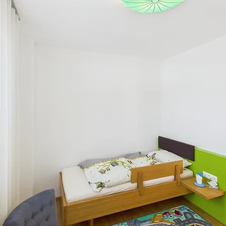 Lakeside Апартаменты *