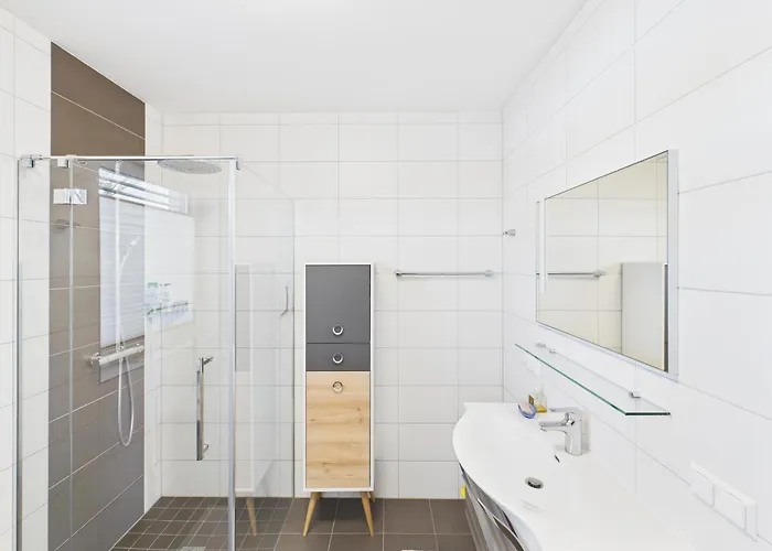 Lakeside アパート *